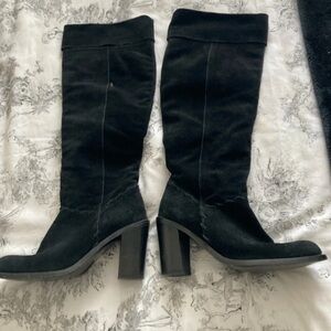 Boots Black Knee-High Block Heel Suede Boots - Boots